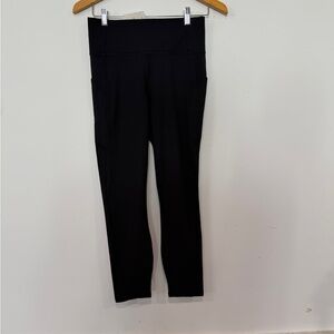 Fabletics Oasis high waisted 7/8 Black High-Rise Leggings with Side Pockets